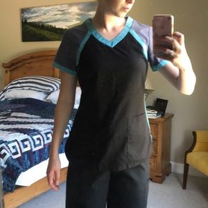 Grey’s Anatomy active scrub top
